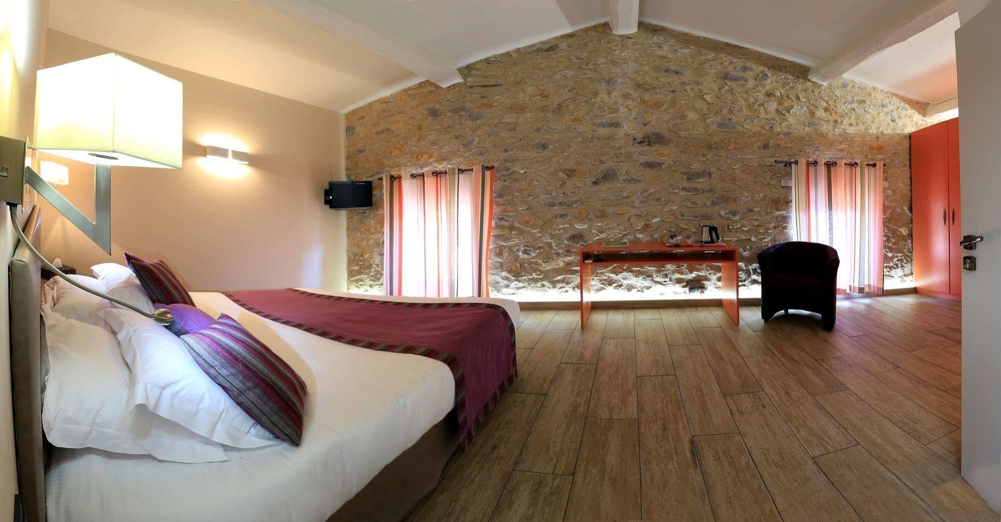 Logis Auberge Du Vigneron Cucugnan Exterior foto